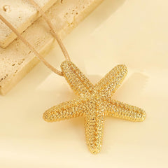 1PCS Gold Star-shaped Necklace, Dainty Sea Star Pendant Jewelry with Delicate Chain, Shiny Star Charm Necklaces for Beach Style, Trendy Summer Accessories (Golden)