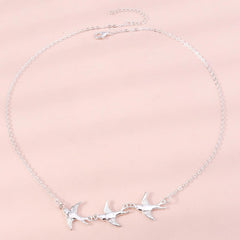 Swallow Bird Necklace for Women: Minimalist Zinc Alloy Clavicle Chain, Y2K Retro Pendant Jewelry, Elegant Gift for Day to Evening Wear