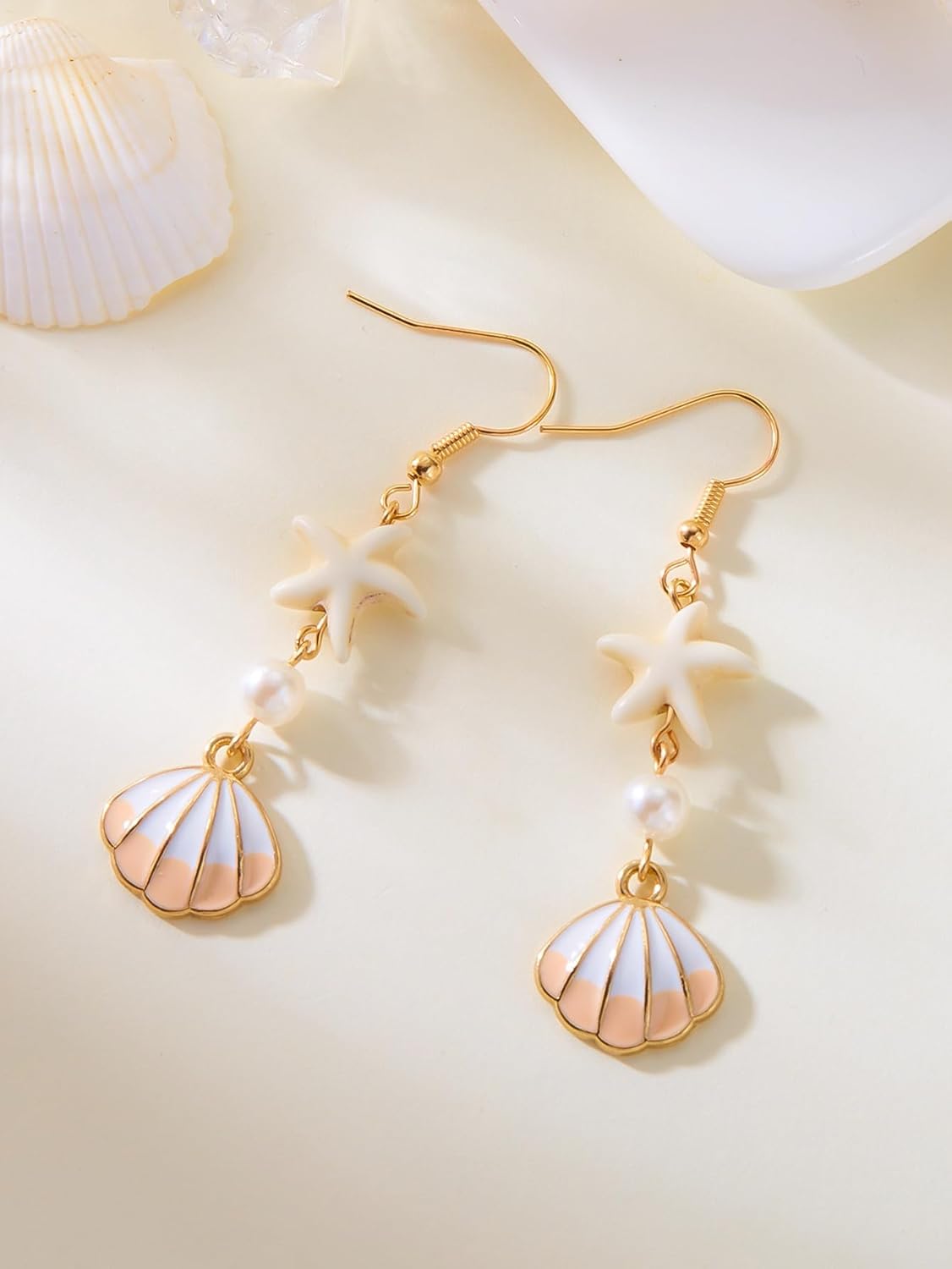 1 Pair Star Shell Stud Earrings, Nautical Theme Gold Tone Earrings, Small Minimalist Studs for Daily Wear, Hypoallergenic Ear Jewelry (Gold&White)