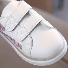 Unisex Shoes Kids Sparkling Wheels Shoes Girls Light up Roller Skates Sneakers Boys Rechargeable Flashing Sneakers